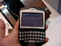 2005年3月の「CTIA Wireless 2005」ドコモブースで展示されていたBlackBerry