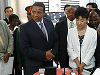 来日中のタンザニアの大統領もiBurstの技術デモを見学