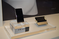 スライド式のフルキーボードを搭載するPRADA Phone後継モデル